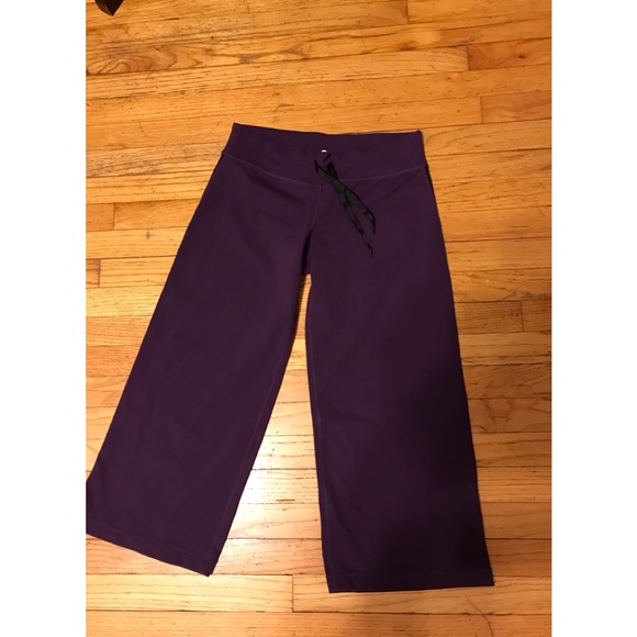Wide legs cropped Lululemon pants size 4